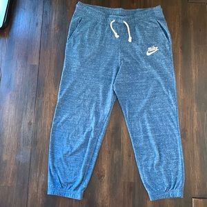 Women’s Nike vintage capris, Medium